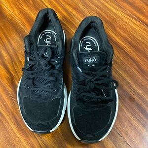 Ryka Nova Size 7.5Women's Black Sneakers Great Condition